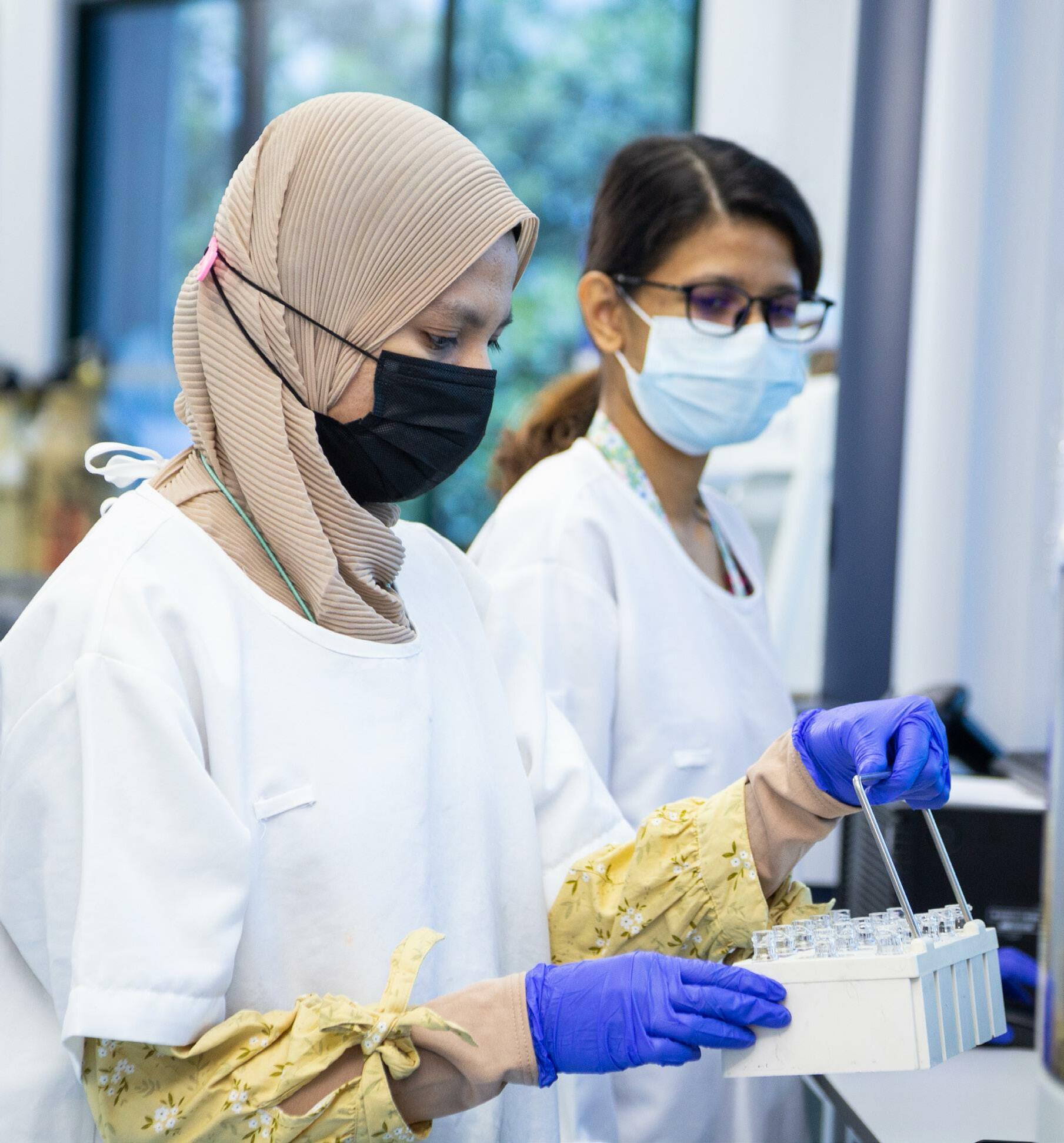 SSB Ultra Diagnostic Laboratory team